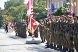 Białystok. Obchody 100. rocznicy bitwy białostockiej. Z powodu koronawirusa niewielu mieszkańców przyszło na Rynek Kościuszki (ZDJĘCIA)