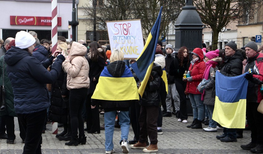 Wiec solidarności z Ukrainą na Rynku w Grudziądzu odbył się...