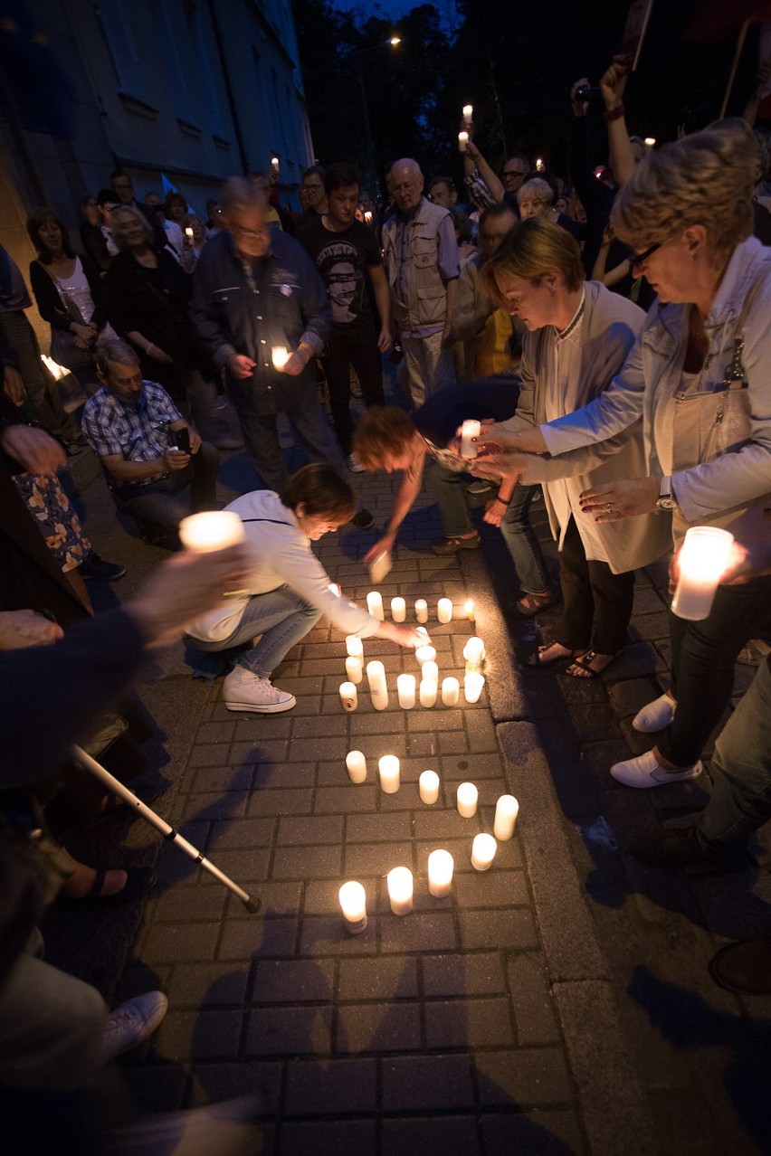 Demonstracja przed słupskim sądem