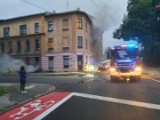 Groźny pożar w kamienicy w Bielsku-Białej. Ewakuowano 14 osób. W szpitalu sześcioro poszkodowanych, w tym dwoje dzieci