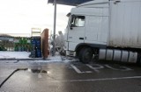 Słobódka: Stacja paliw mogła wybuchnąć. Uderzyła ciężarówka (zdjęcia)