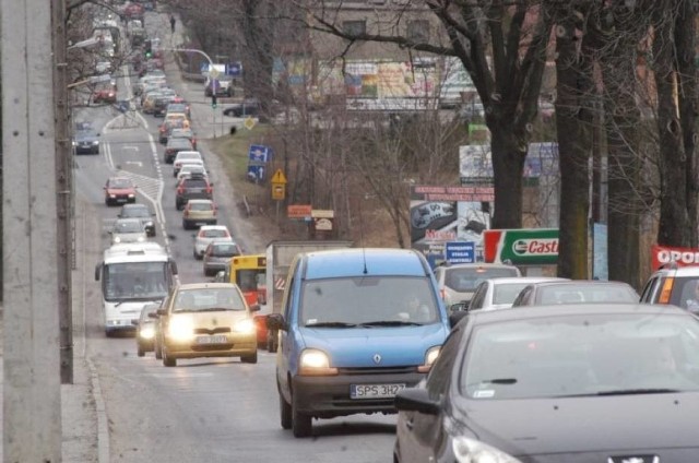 Przebudowa ulicy Cieszyńskiej w Bielsku-Białej jest bardzo wyczekiwana przez kierowców
