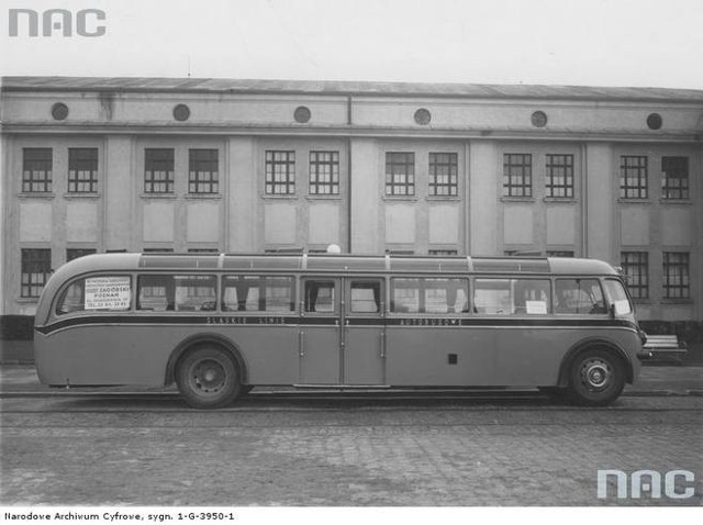 audiovis.nac.gov.plAutobus Śląskich Linii Autobusowych w Katowicach kursujący na linii Kraków-Katowice, rok 1938.