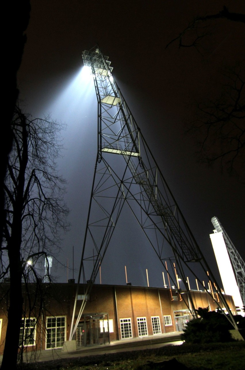 Trwają próby nowego oświetlenia na przebudowanym Stadionie...