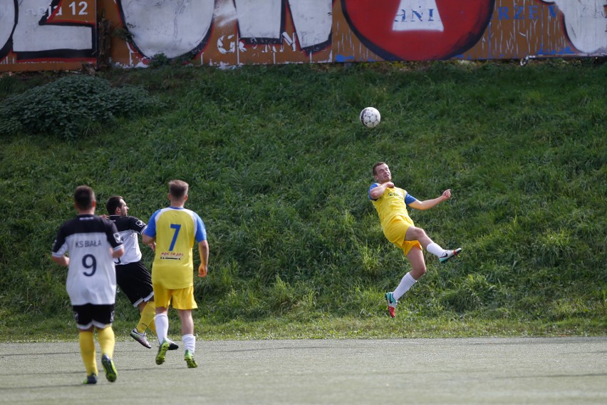 W derbach Rzeszowa Staroniwa pokonała Białą 7:0