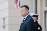 Szef MON Mariusz Błaszczak podjął decyzję. Nie będzie uczestniczył w spotkaniu szefów resortów obrony Grupy Wyszehradzkiej w Budapeszcie