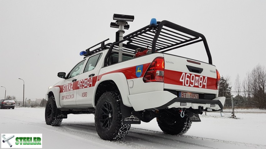 Ochotnicza Straż Pożarna Brzeźnica dostała nowy wóz do zadań specjalnych