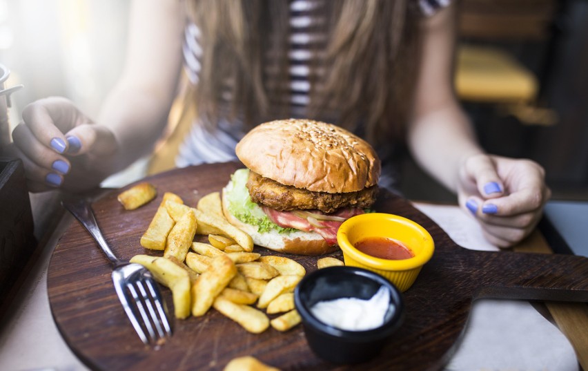 Na diecie fast food trzeba omijać szerokim łukiem? To...