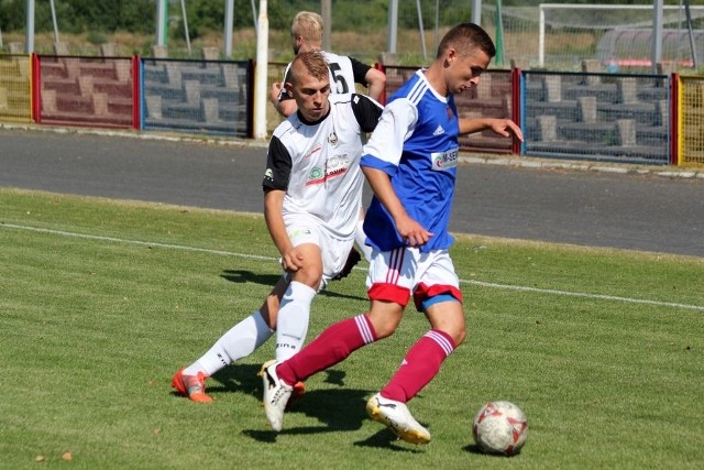 Piłkarze ostrołęckiej Narwi doznali już piątej porażki z rzędu w obecnym sezonie IV ligi mazowieckiej.