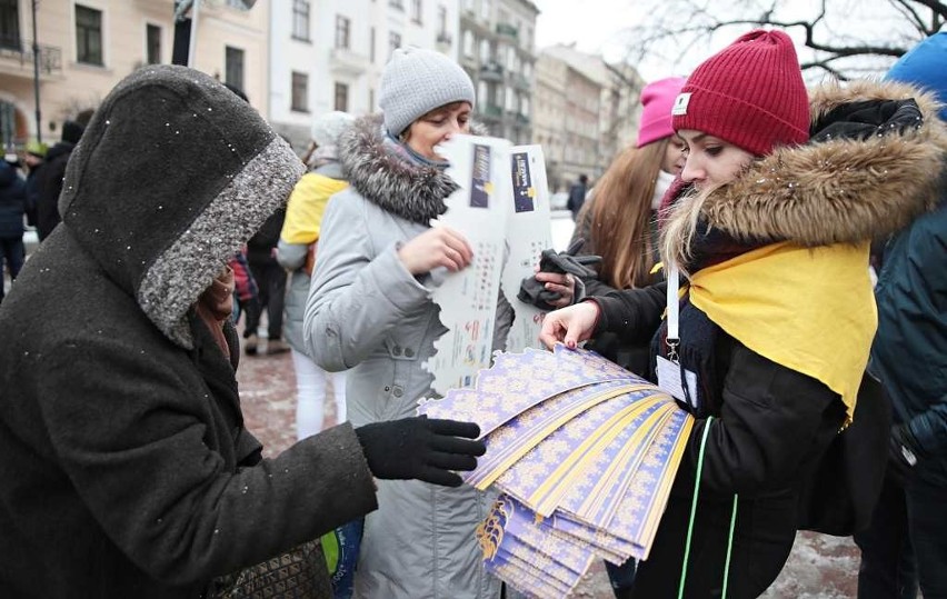 Ulicami Krakowa przeszedł Orszak Trzech Króli [ZDJĘCIA]