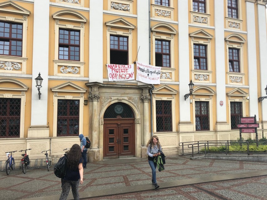 Protest studentów we Wrocławiu. Nie opuszczą sali do piątku!