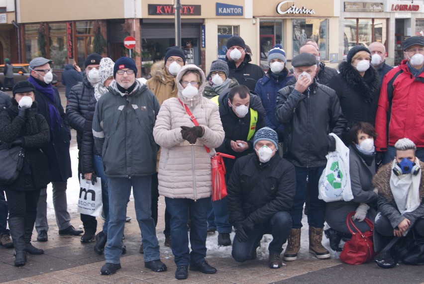 Czarny piątek w Rybniku. Mieszkańcy protestują przeciw...