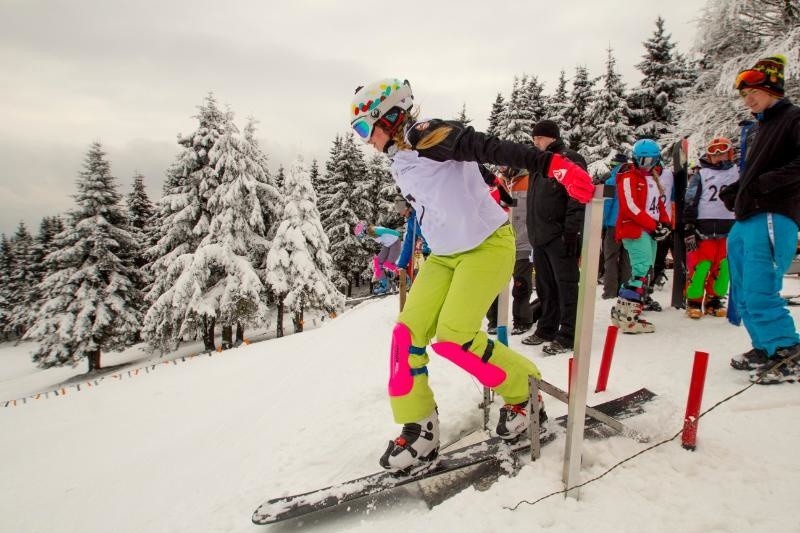 Zimowa Olimpiada Młodzieży. Saneczkarze modlą się o mróz (ZDJĘCIA, SNOWBOARD)