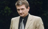 „Plebania”. Dariusz Kowalski stworzył najczarniejszy charakter polskich seriali. Jaki prywatnie jest Janusz Tracz?