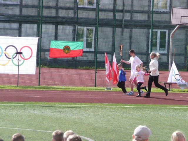 Podczas imprezy w Dzień Olimpijczyka Przedszkoli zachowano pełen ceremoniał olimpijski, była m.in. sztafeta z ogniem.