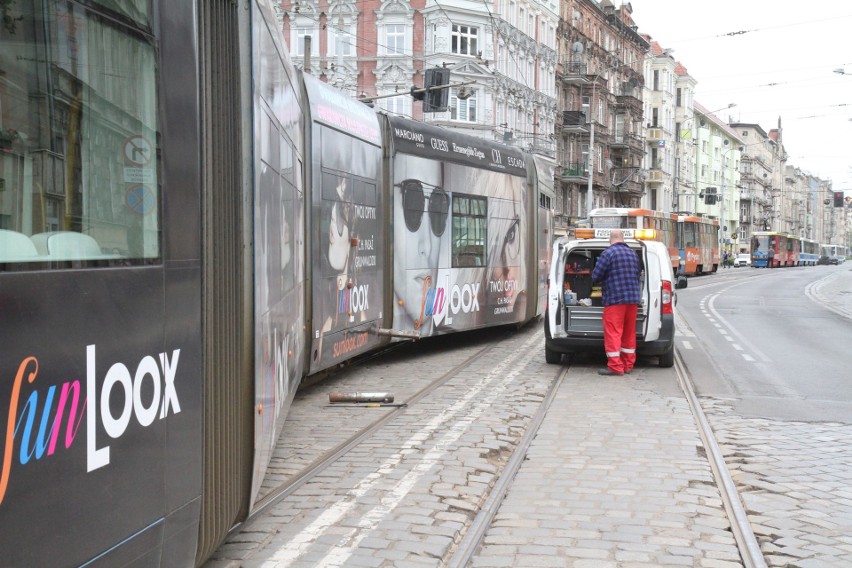 Wykolejenie tramwaju na Pomorskiej 