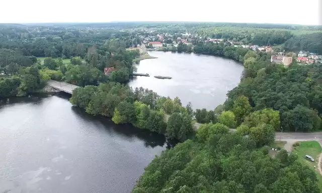 Most w Smukale został zbudowany w 1977 roku. Wymaga generalnego remontu, ale - jak zapewnia miasto - co roku przechodzi badania techniczne i jest bezpieczny