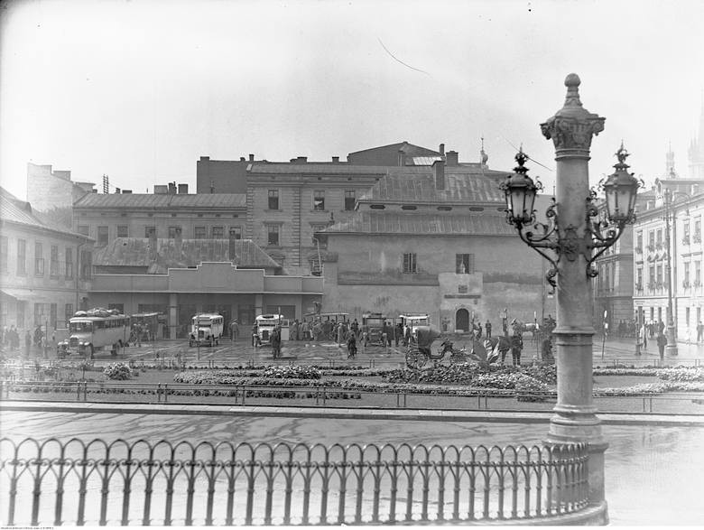 Kraków. Jest przetarg na rewitalizację placu św. Ducha. Zobacz, jak wyglądał kiedyś [ZDJĘCIA ARCHIWALNE]