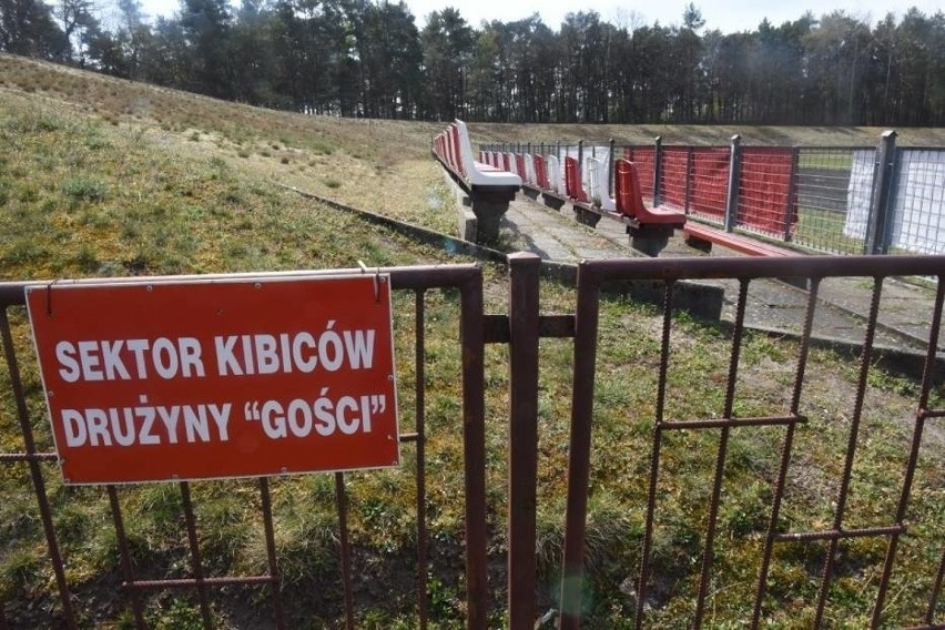 Stadion miejski w Gubinie obecnie nie spełnia wymogów, aby...