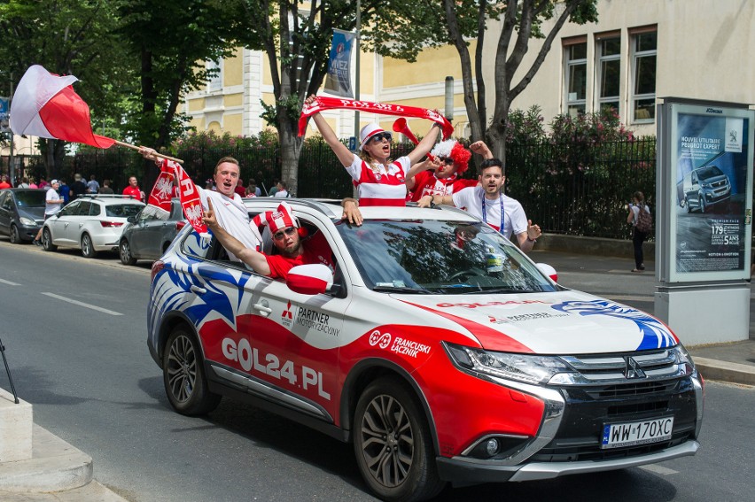 W dniu meczu Polski z Ukrainą w Marsylii pojawiło się,...