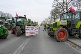 Kierowcy uderzają w protestujących rolników. Jeden staranował ich na rondzie w Wąbrzeźnie