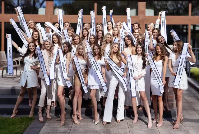 Do finału Miss Polski 2024 awansowały po dwie kandydatki z każdego województwa. Na kolejnych slajdach prezentujemy wszystkie 32 finalistki >>>>