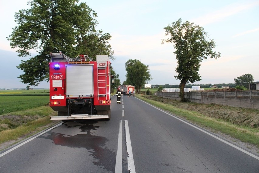 Przasnysz. Pożar osobówki na Szosie Ciechanowskiej