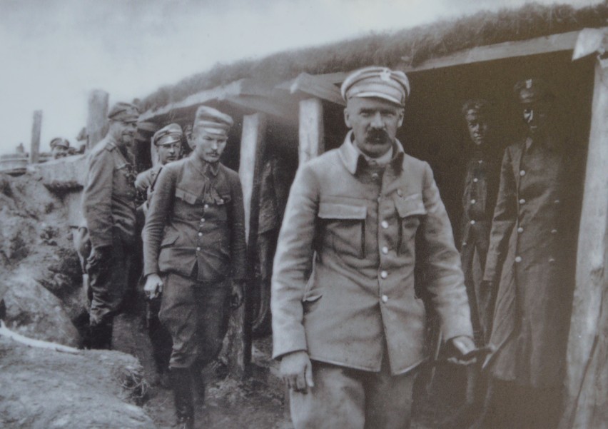 Wystawa o przyjacielu Piłsudskiego na płocie Konsulatu Niemiec w Opolu