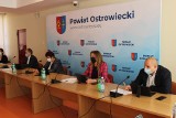Po sesji Rady Powiatu Ostrowieckiego. Podwyżki pensji starosty i diet radnych przegłosowane (ZAPIS TRANSMISJI)