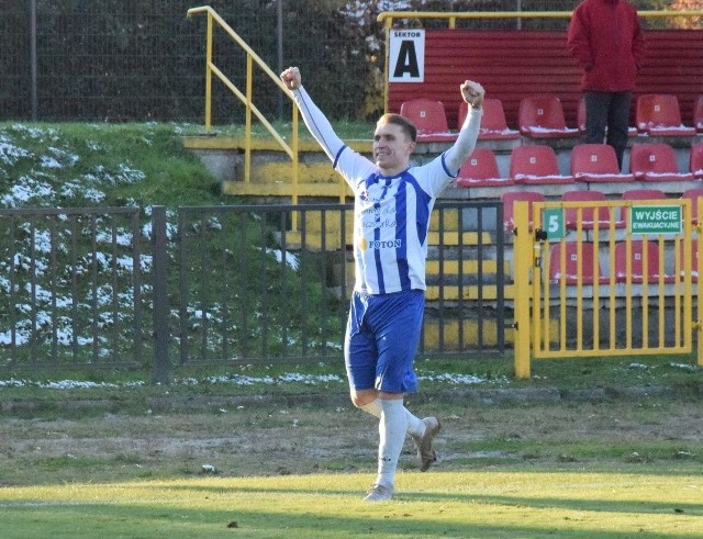 Marcin Przybylski był autorem zwycięskiego gola w derbowym meczu Polonia Nysa - MKS Kluczbork (0:1).