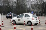 Pierwsza kursantka w Łodzi zdała egzamin autem, którym uczyła się jeździć
