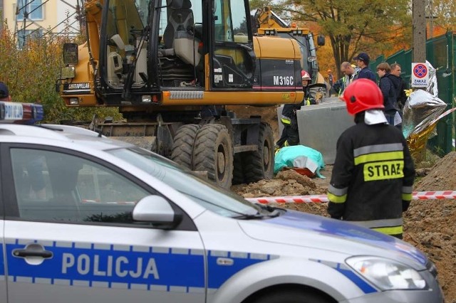 15 października doszło do zasypania wykopu na budowie przy ul. Jaroczyńskiego na Piątkowie. Pracowało w nim dwóch robotników. Niestety, nie udało się uratować  jednego z nich
