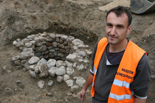 Studnię odkrył archeolog Arkadiusz Michalak.