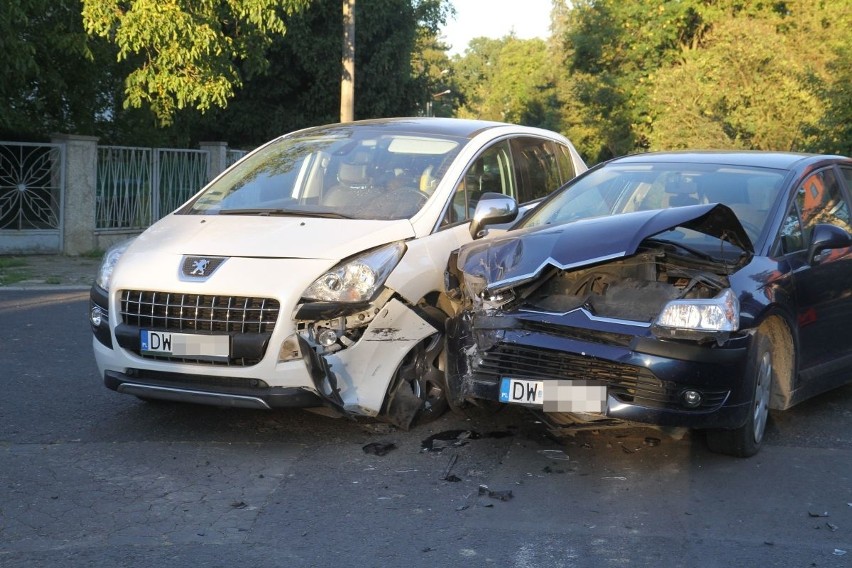 Wypadek na skrzyżowaniu ulic Karłowicza i Noskowskiego,...