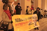 Protest na placu Dąbrowskiego przeciw wyborom do KRS [ZDJĘCIA]