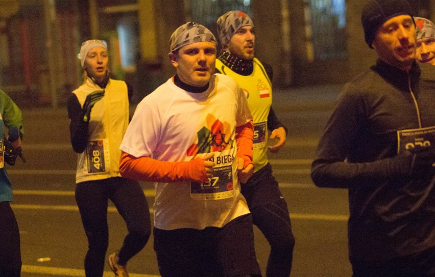 Trzecia Dycha do Maratonu 2018. Nocne marki biegowe w akcji (ZDJĘCIA, WIDEO)