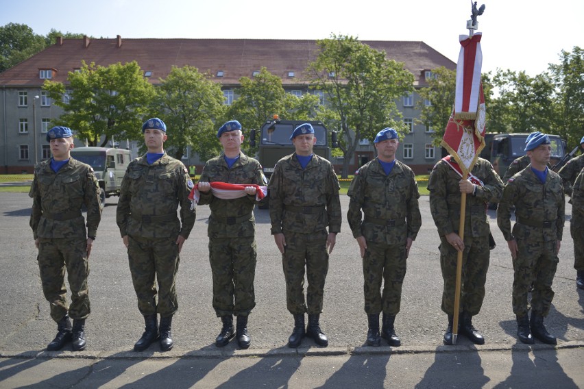 W scenerii pięknej słonecznej lipcowej pogody, przy licznym...