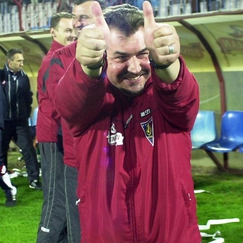 Były szkoleniowiec Pogoni Szczecin Bogusław Baniak uważa, że Pogoń może zająć w rozgrywkach II ligi drugie miejsce.
