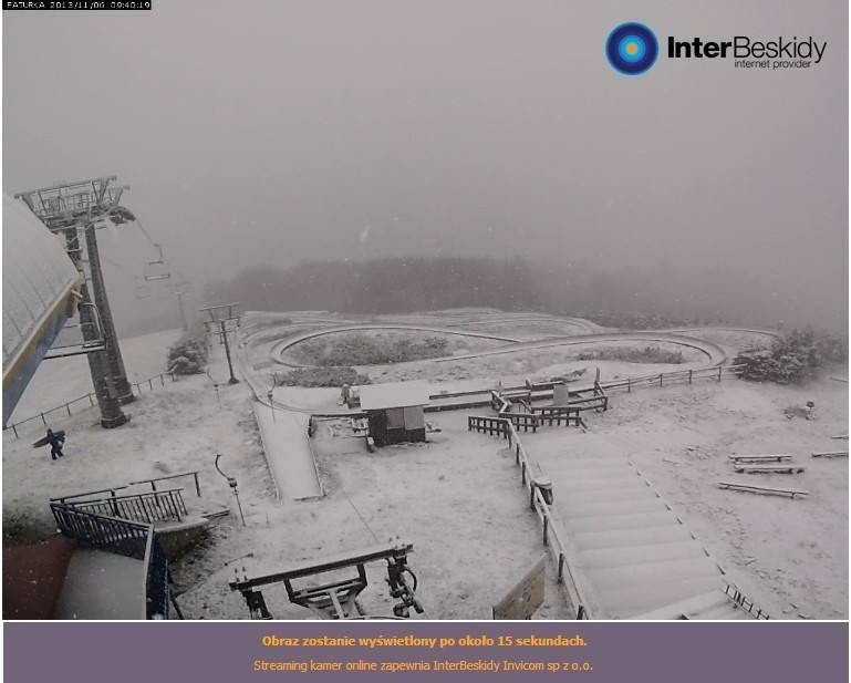 Pierwszy śnieg widać przy górnej stacji Kolei Linowej...