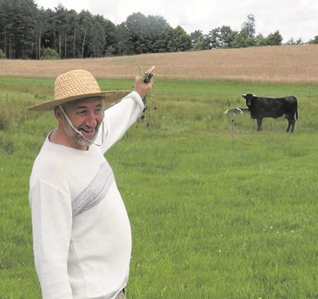 Igor Michalski. Lubi lato na Kaszubach, śledzie,  jajecznicę w teatralnym bufecie, bułeczkę  z serem. I zieloną herbatę...