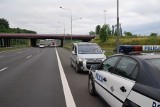 Autostrada A1: sznur samochodów jadących pod prąd na węźle Łódź Północ