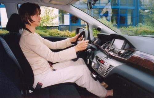 Bardzo ergonomicznie opracowane miejsce kierowcy.