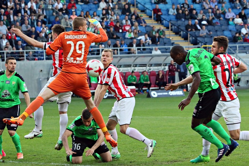 Górnik Łęczna - Cracovia 3:0. Znów są poza strefą spadkową