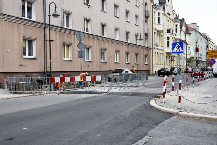 Wyniesione przejście dla pieszych na ul. Książąt Opolskich w...