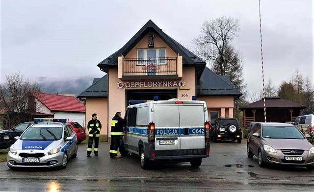 W poszukiwaniach osiemnastolatki brali udział policjanci, strażacy, druhowie lokalnych OSP oraz goprowcy