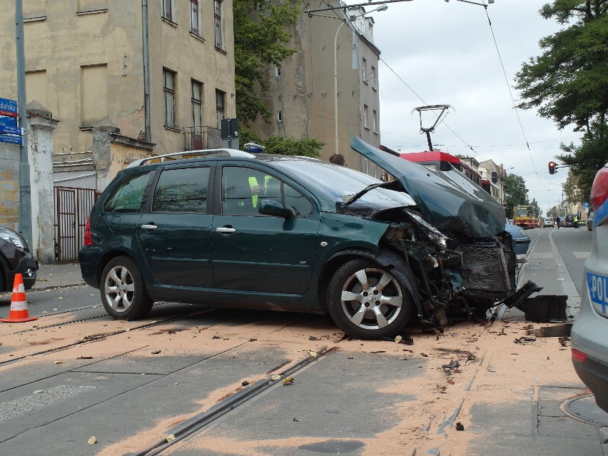 Wypadek na Gdańskiej w Łodzi. Nie jeżdżą tramwaje MPK