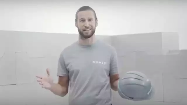 Grzegorz Krychowiak w reklamie firmy budującej domy.  Zobacz kolejne zdjęcia. Przesuwaj zdjęcia w prawo - naciśnij strzałkę lub przycisk NASTĘPNE