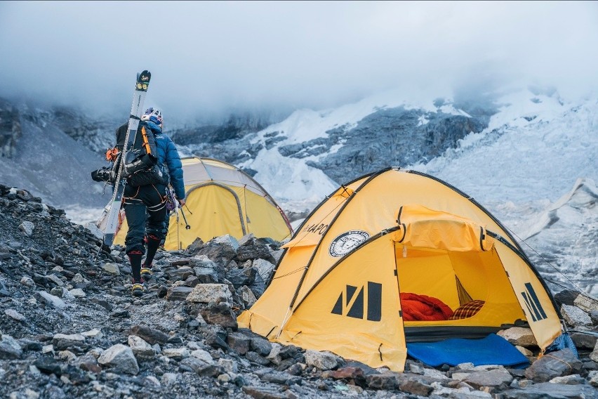 Andrzej Bargiel rozpoczął atak szczytowy na Mount Everest. Kiedy zjazd na nartach bez tlenu?