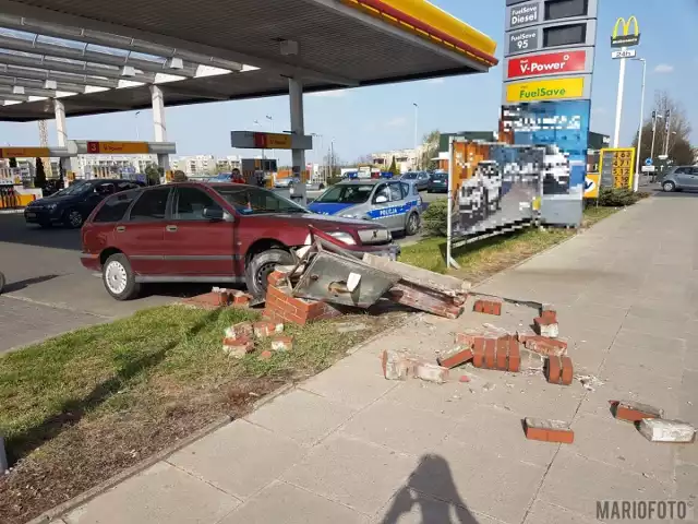 Kolizja na stacji paliw Shell w Opolu.