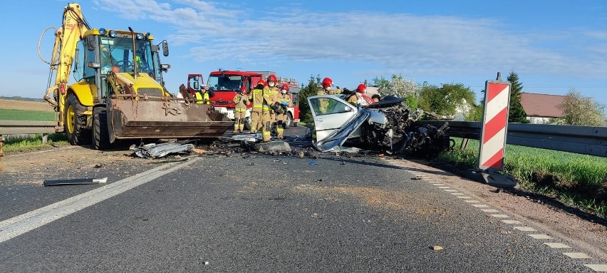 Policjanci wyjaśniają okoliczności tragicznego wypadku...